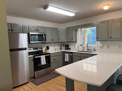 Newly remodeled kitchen.