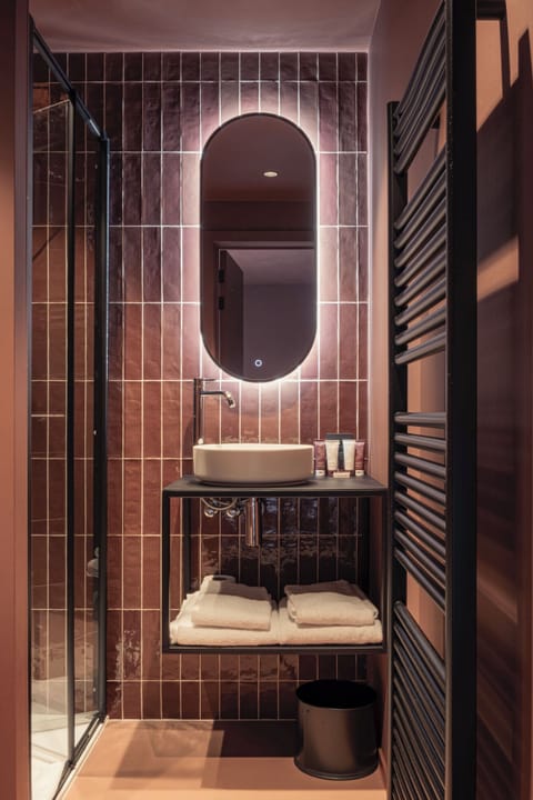 Superior Suite, Garden View | Cribs/infant beds, free WiFi, bed sheets