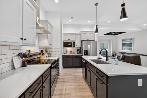 Duplex, 3 Bedrooms | Private kitchen | Coffee/tea maker, fridge, oven, toaster