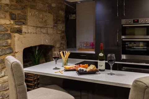 Apartment | 4 bedrooms, Internet