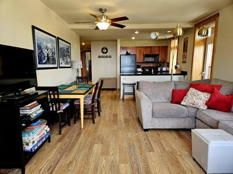Indoors, Home Decor, Screen, Furniture, Table