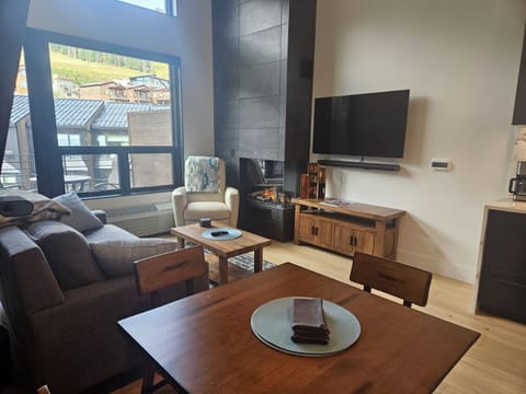 Furniture, Table, Coffee Table, Indoors, Building