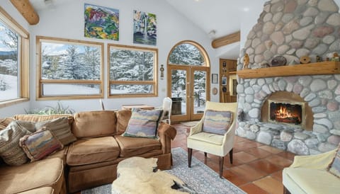 House, Mountain View | Living area | Flat-screen TV