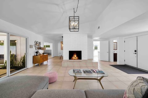 House, Multiple Beds, Pool Access, Pool View (Avery) | Interior