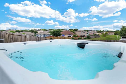 Enjoy our amazing private hut tub with your family and friends! 