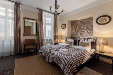 Classic Twin Room | Iron/ironing board, free WiFi