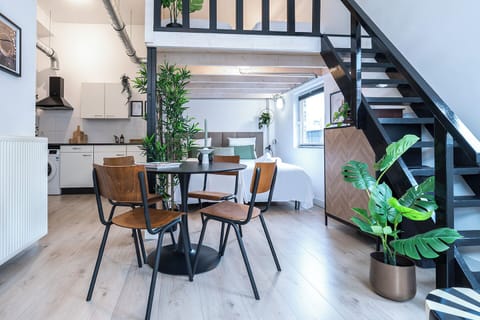 Enjoy meals in style at this bright loft apartment near Tilburg Centrum.