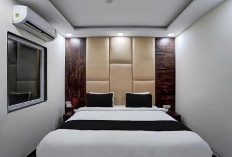 Classic Double Room, City View | Iron/ironing board, free WiFi