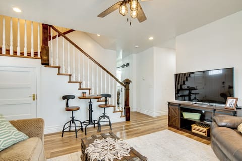 House (5 Bedrooms) | Interior