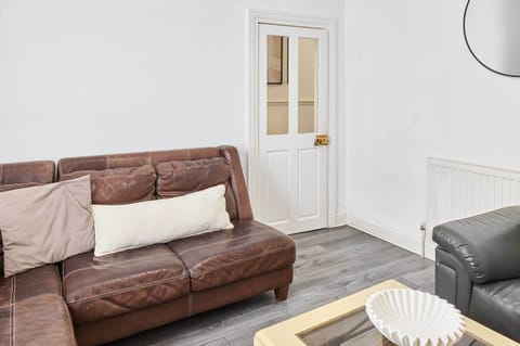 Bishop House, Liverpool - Host & Stay