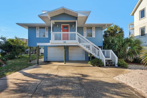 Welcome to Leaning Palms!