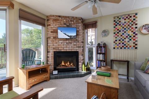 Condo, 1 Bedroom | Living area | Smart TV