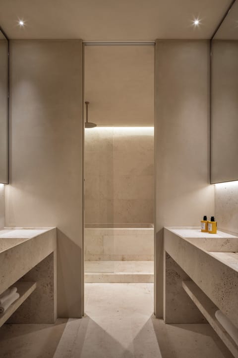 Superior Double Room, City View | Bathroom | Hair dryer, bidet, towels, soap
