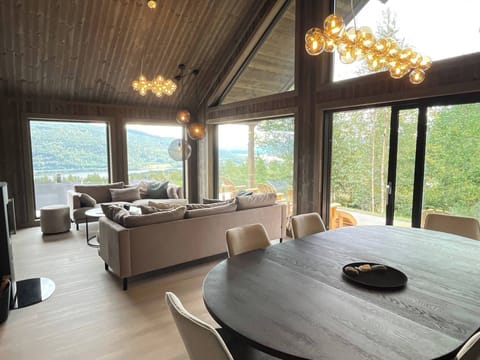 Loft, 5 Bedrooms, Terrace, Lake View | Interior