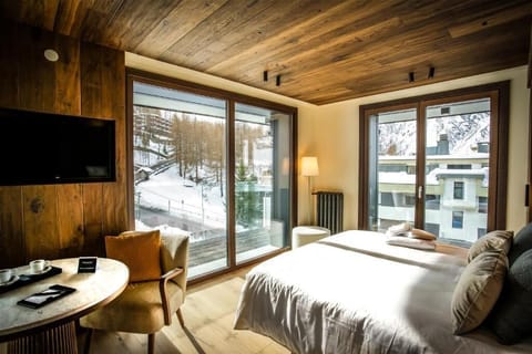 Superior Double Room, Terrace, Mountain View | In-room safe, soundproofing, free WiFi, bed sheets