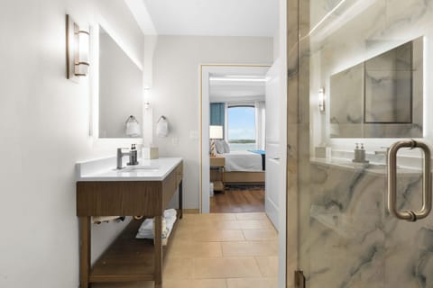 Standard Single Room, 1 King Bed with Sofa bed | Bathroom | Shower, hair dryer, towels, soap