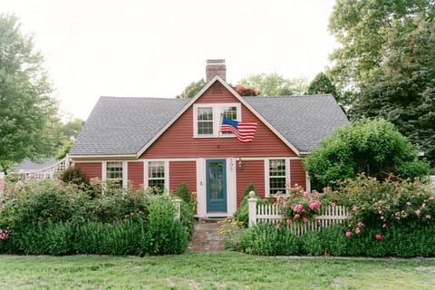 Weatherwood Cottage was built in the late 1700s and is perfect for guests wanting a unique stay.