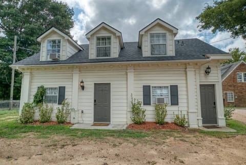 Unique 1920s Carriage House Studio Retreat.