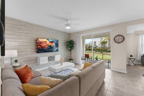 Modern Open Layout Concept #Disney #Parks #kingdom #springs #StoreyLake #resort #Apartment #Vacation #Rental #waterpark #Kissimmee #Orlando #universal #citywalk