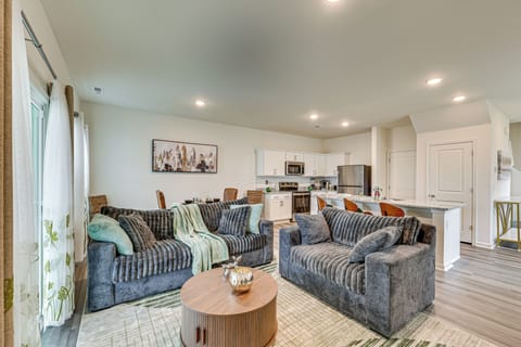 Wilson Vacation Rental | 3BR | 2.5BA | 1,515 Sq Ft | 2 Steps to Access