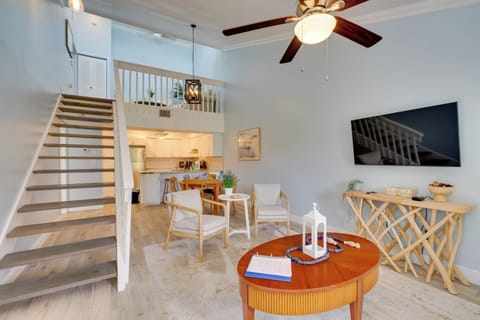Fort Myers Vacation Rental | 2BR | 2BA | 1 Step Required | 1,200 Sq Ft