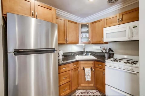 Fully equipped kitchen