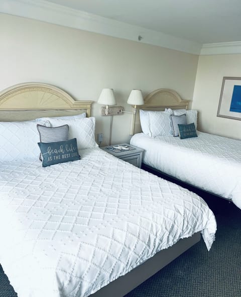 Two Queen beds.