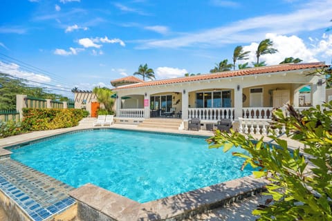 Villa with large private pool