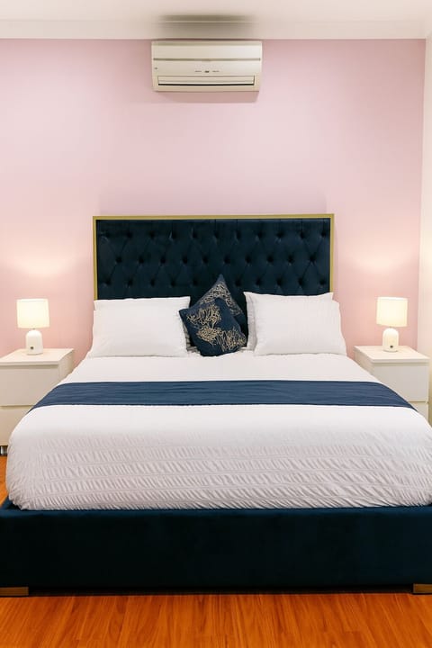 King size bed