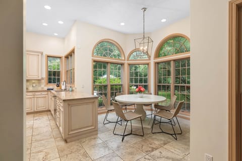 48303ReitzPl 832 Edit