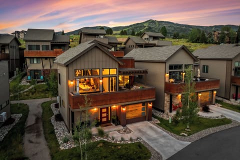 Stunning Stellar Steamboat!