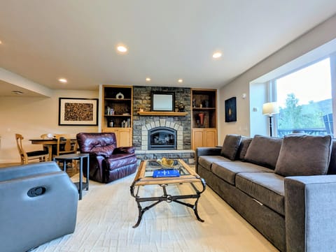 Updated vacation property at Saints John condominiums!