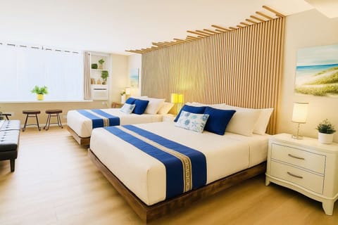 Stylish room A with 2 queen beds 
