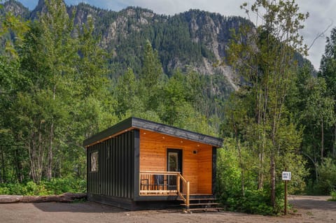 Cozy Arctic Lodge with Boulder Mountain in the Background