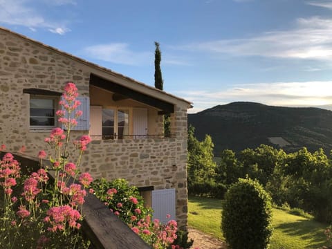L'extérieur du gîte