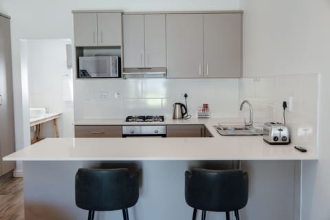 Luxury Studio | Free WiFi, bed sheets