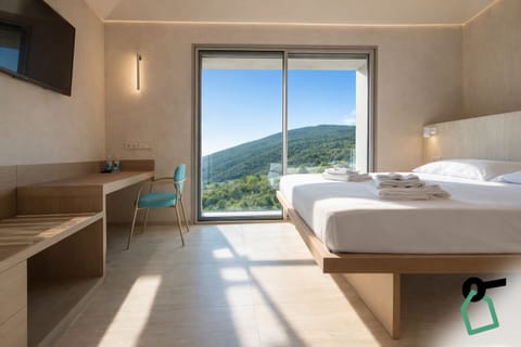 Double Room | Free WiFi, bed sheets