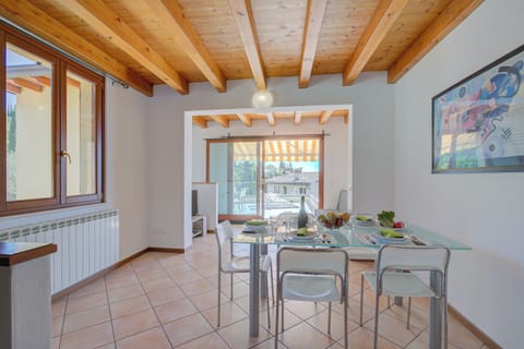 Standard Apartment, 2 Bedrooms, Microwave, Mountainside (Eden House - Terrace & View Lake) | Dining