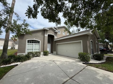 House, 5 Bedrooms | Exterior