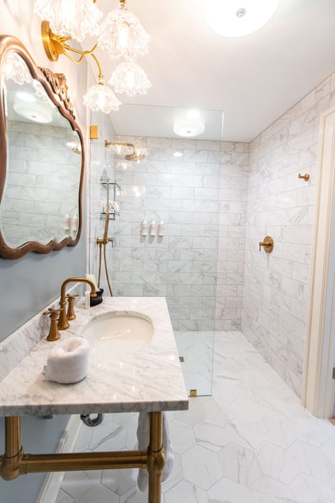 Luxury Double Room, 1 King Bed, Non Smoking, Ground Floor | Free WiFi