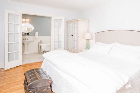 Luxury Double Room, 1 King Bed, Non Smoking, Garden View | Free WiFi