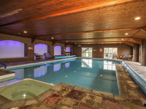 Cottage | Pool