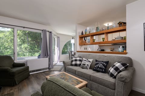 Condo, 1 Bedroom | Living area | Smart TV