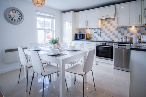 Windleshore - 2 Bedroom Apartment - Tenby (26576)