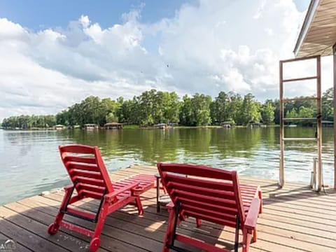 Relax on the dock and ejoy the lake.