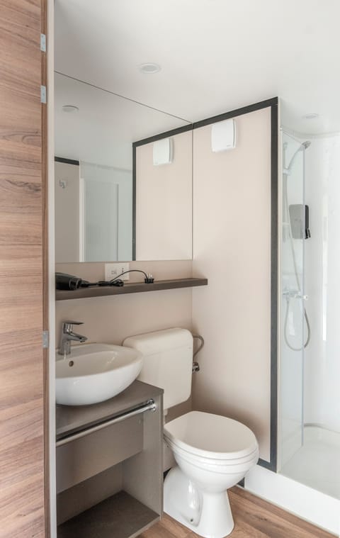 Shower, towels, soap, shampoo