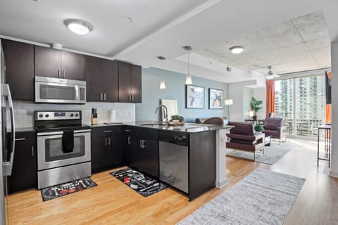 Welcome to the Urban Oasis. Located on the 14th floor. Overlooking the beautiful City of Atlanta, GA.
