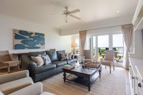 Living Room / Dining area