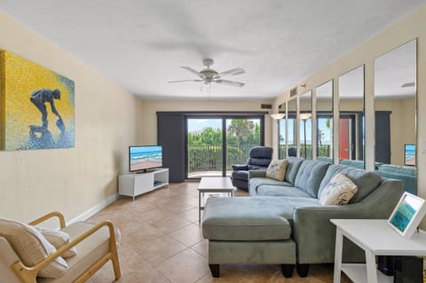 Comfy Coastal Calm