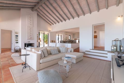 Villa, 5 Bedrooms, Private Pool, Sea View | Living room